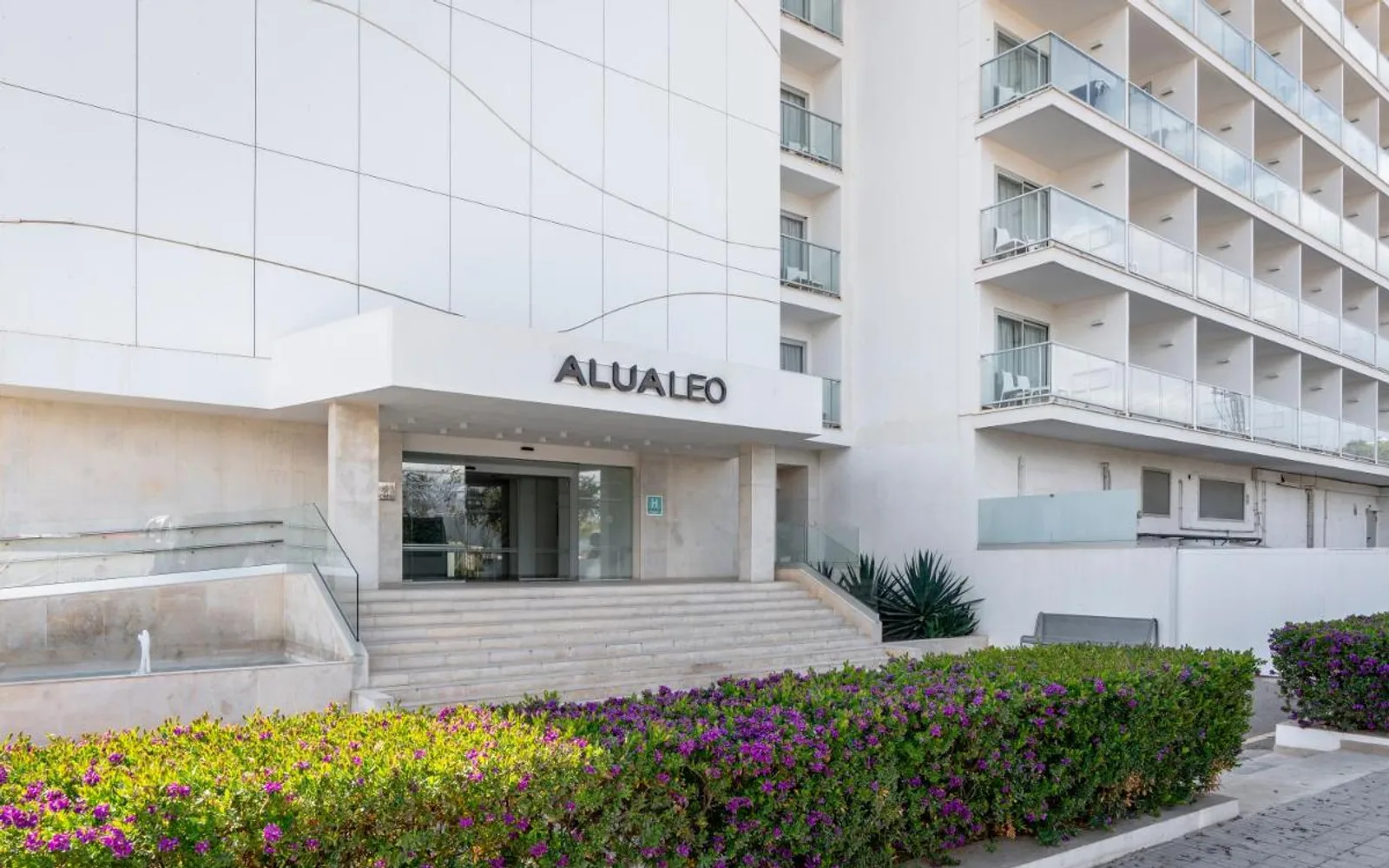 Alua Leo in Can Pastilla, Mallorca, resort detail.