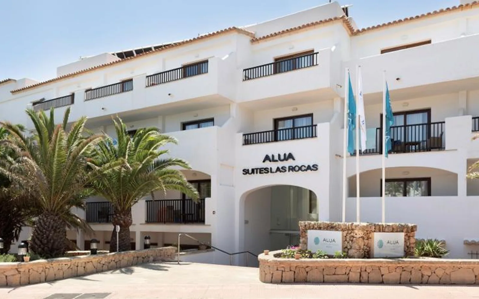 Alua Suites Las Rocas in Cala d’Or, Mallorca, resort detail.