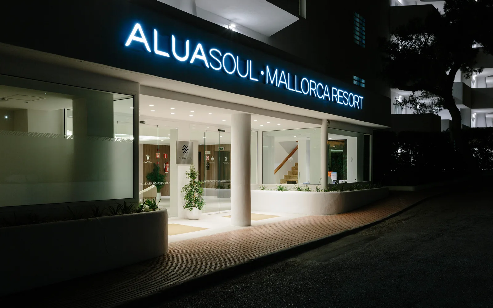 AluaSoul Mallorca Resort in Cala d’Or, Mallorca, resort detail.