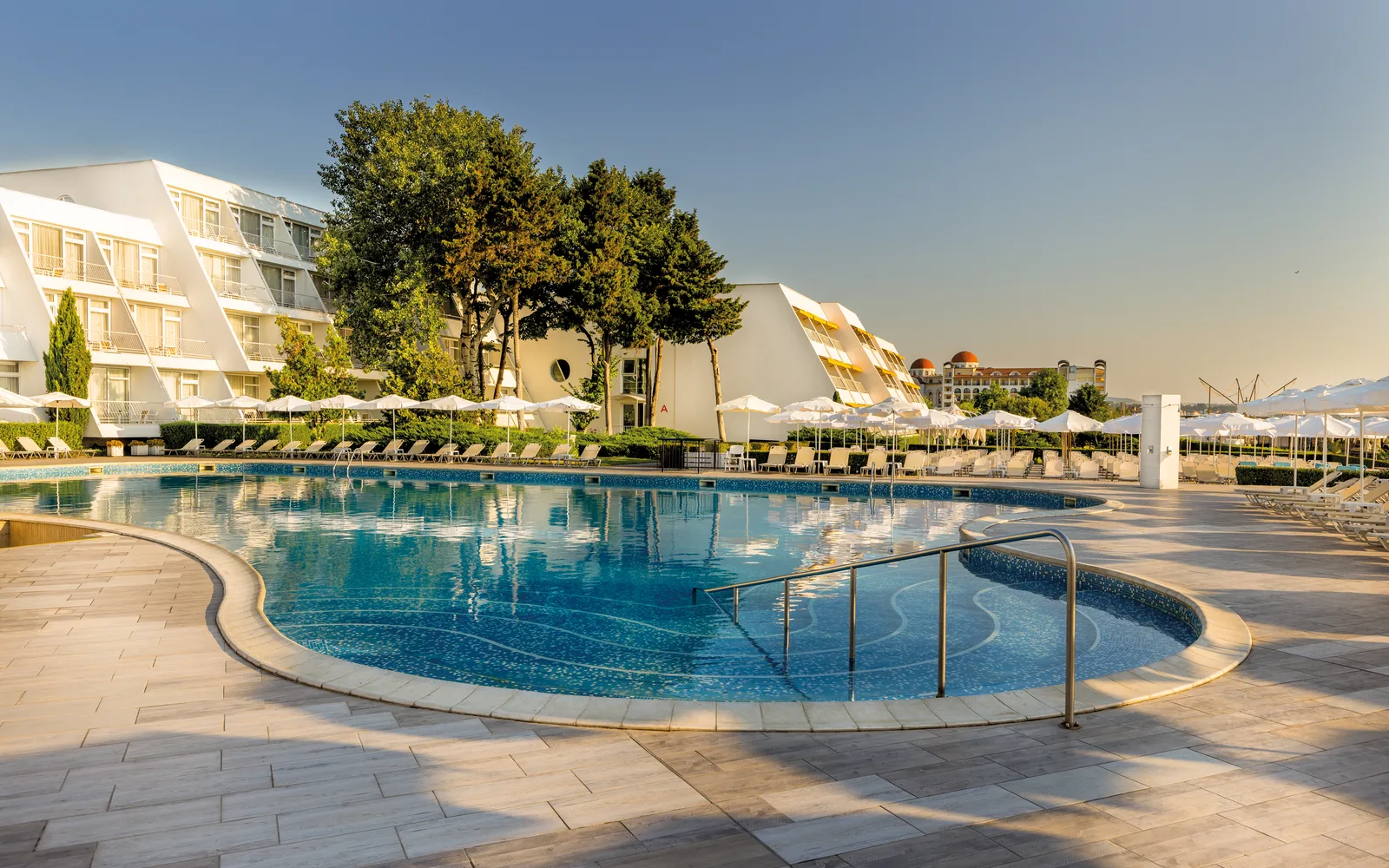 AluaSun Helios Beach in Obzor, resort detail.