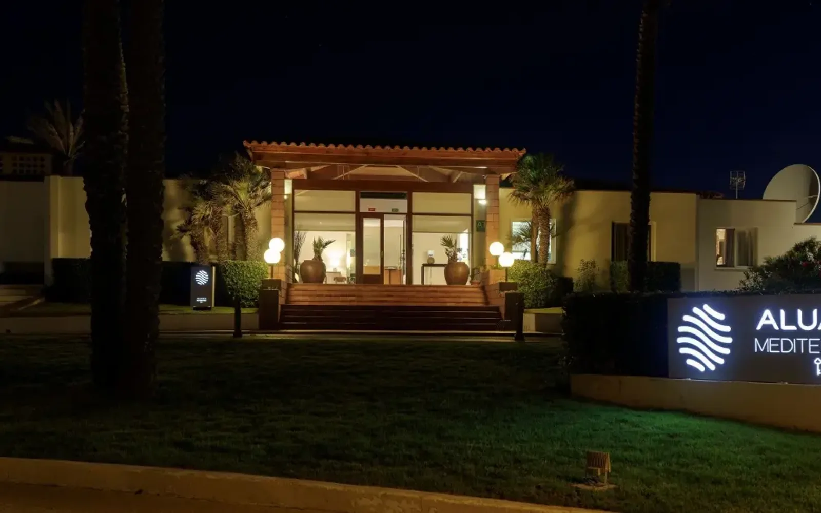 AluaSun Mediterráneo in S’Algar, Menorca, property overview.
