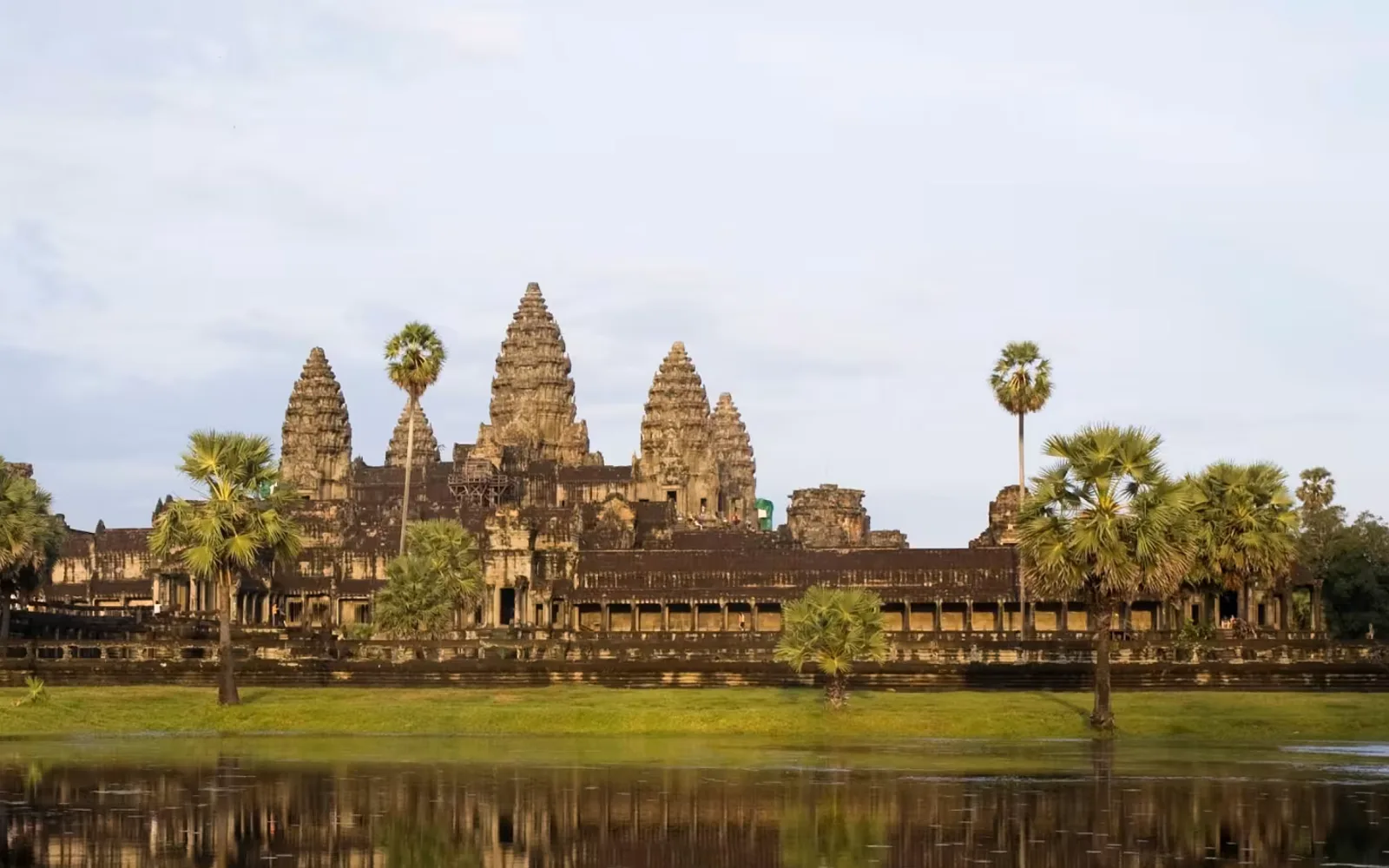 Anantara Angkor Resort in Siem Reap, official property photography.