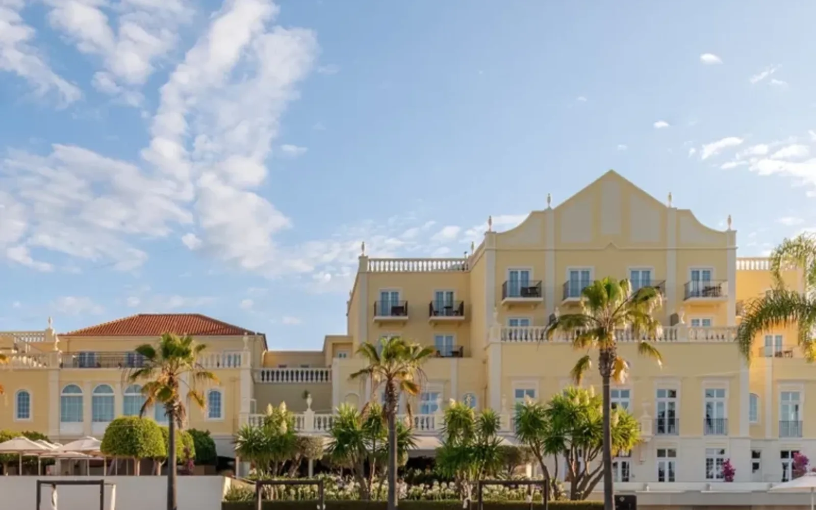 Luxury Lake Spa Hotel in Algarve