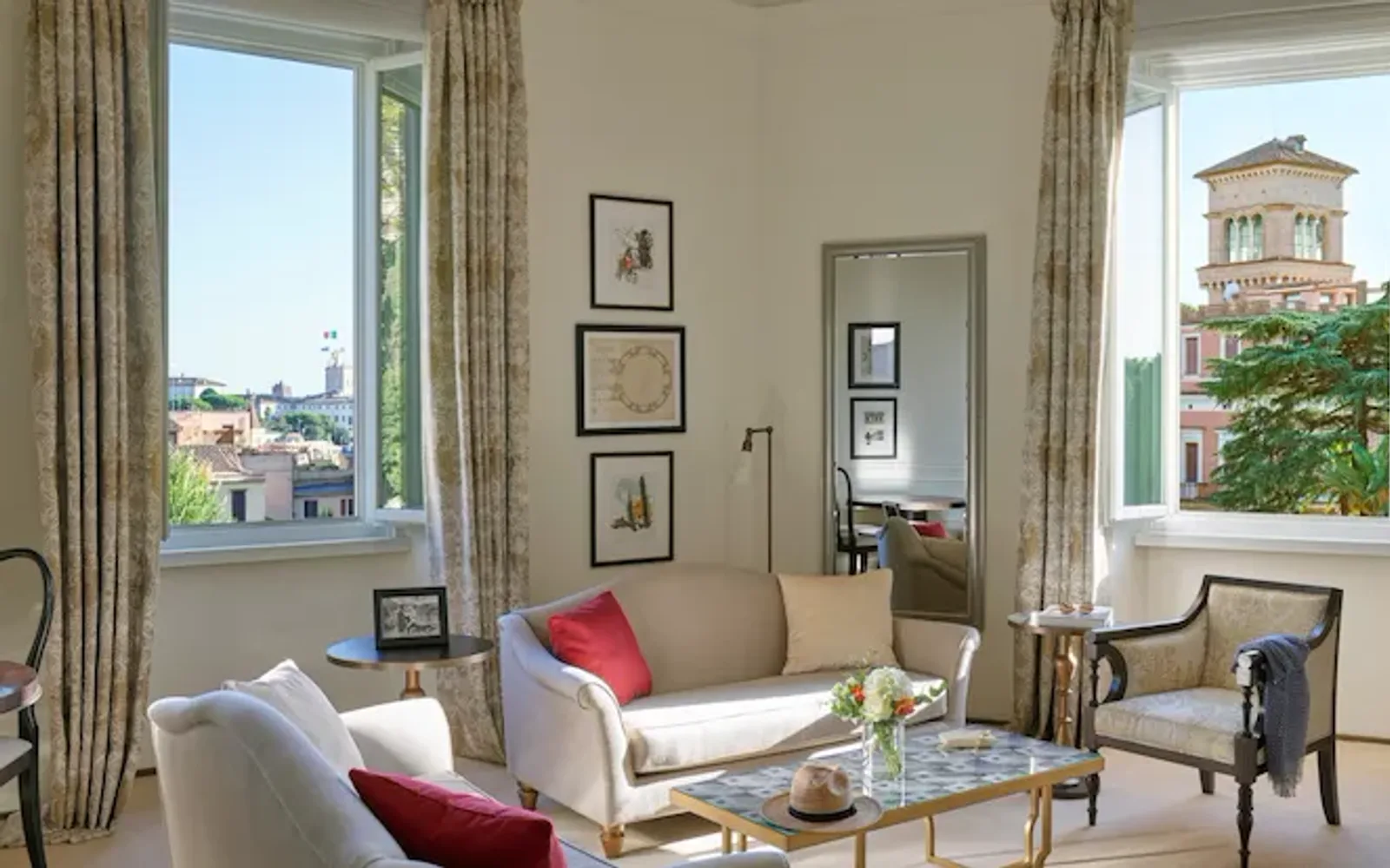 living room Dolce Vita Suite, Hotel Eden, Rome