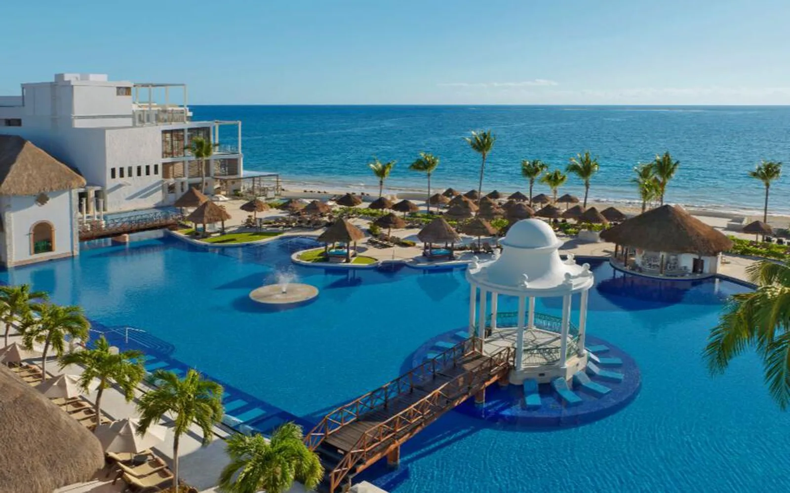 Dreams Sapphire Resort & Spa in Puerto Morelos, Riviera Maya, resort detail.