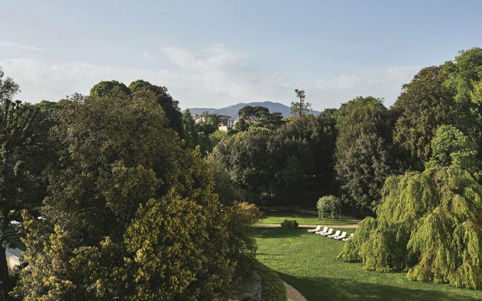 Four Seasons Hotel Firenze, official Four Seasons photography for the accommodation section.