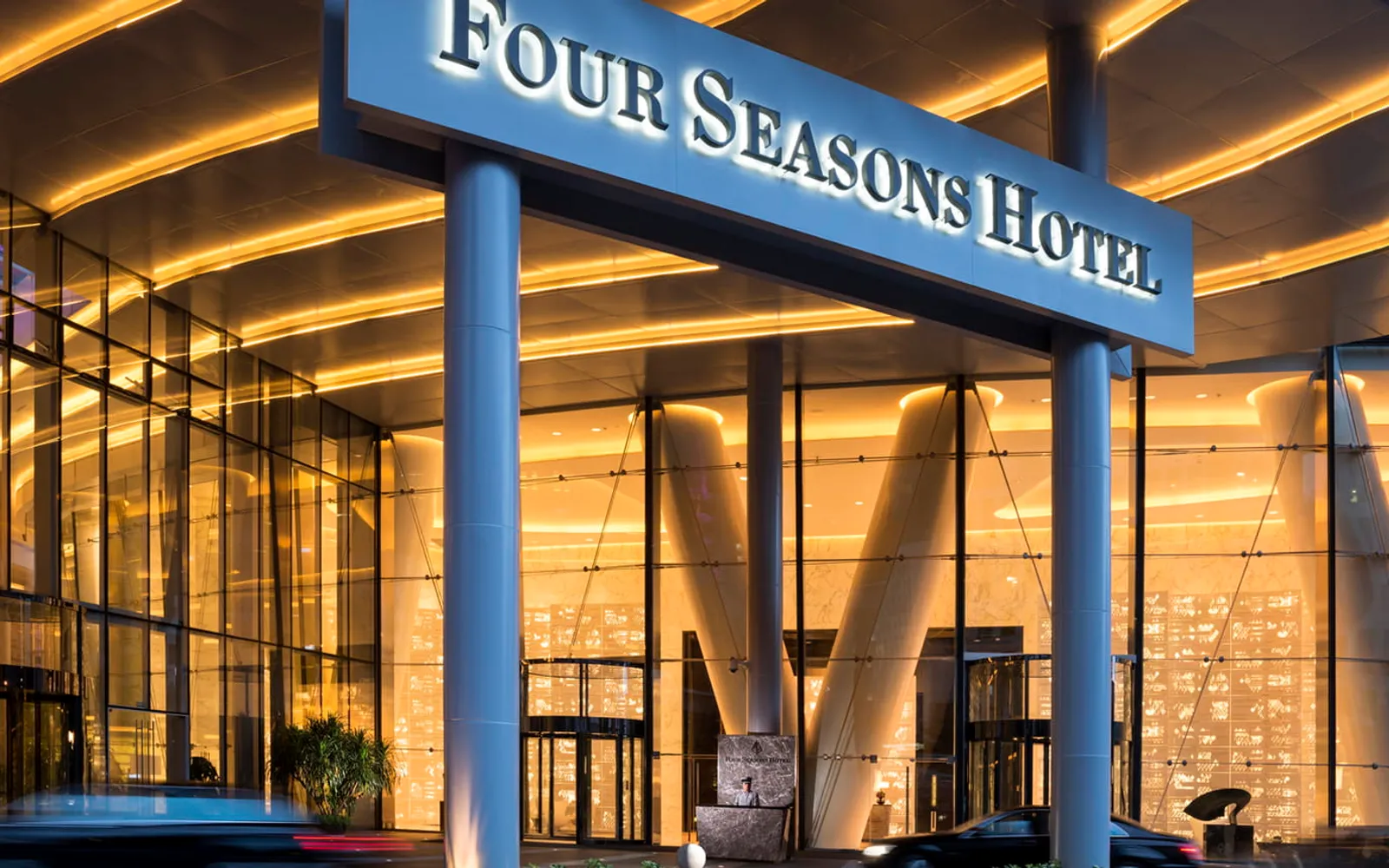 Four Seasons Hotel Guangzhou, official Four Seasons photography for the accommodation section.