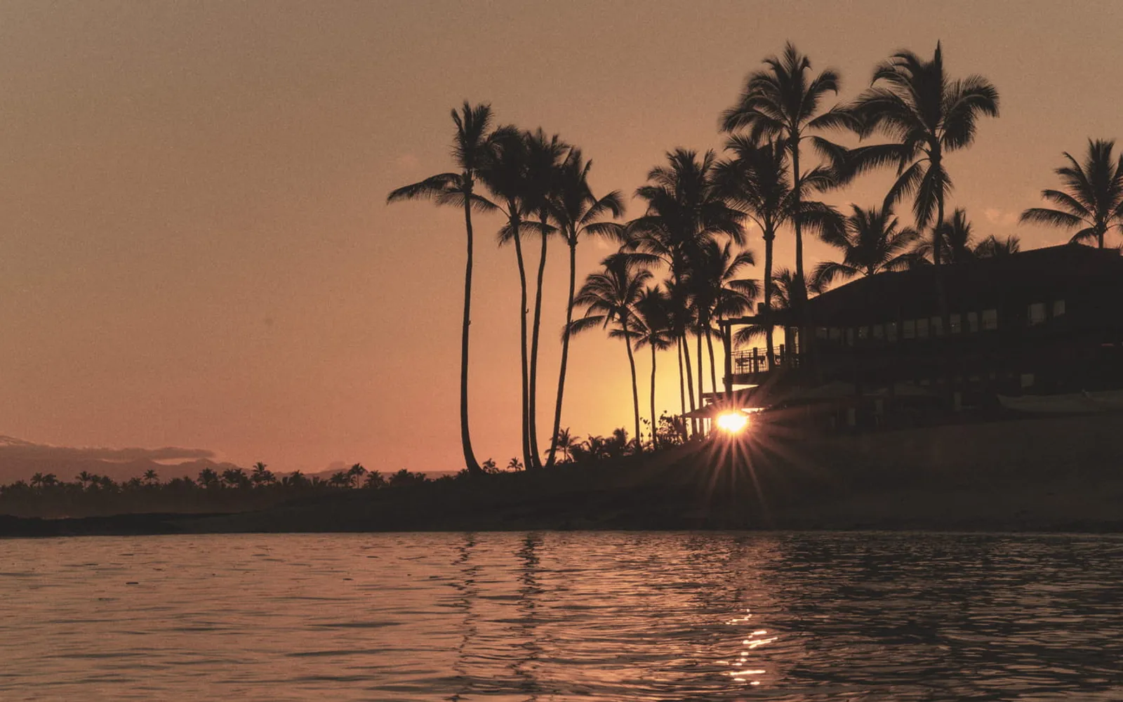 Four Seasons Resort Hualalai, official Four Seasons photography for the overview section.