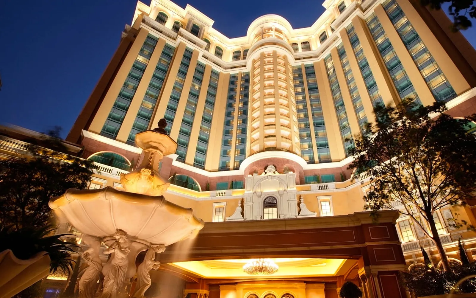 Four Seasons Hotel Macao, official Four Seasons photography for the hero section.