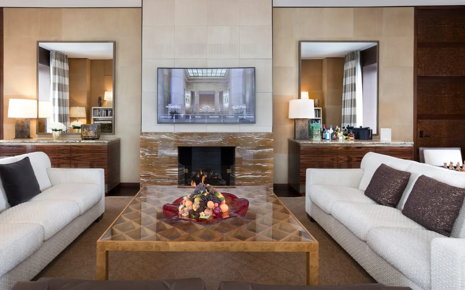 Four Seasons Hotel New York, official Four Seasons photography for the dining section.