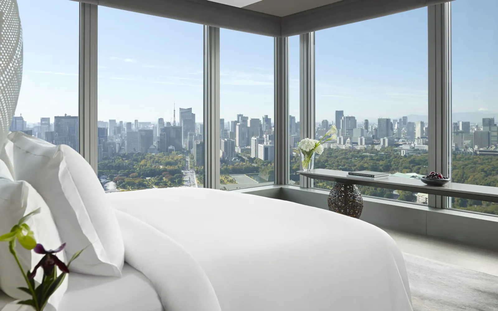 Four Seasons Hotel Tokyo at Otemachi, official Four Seasons photography for the overview section.