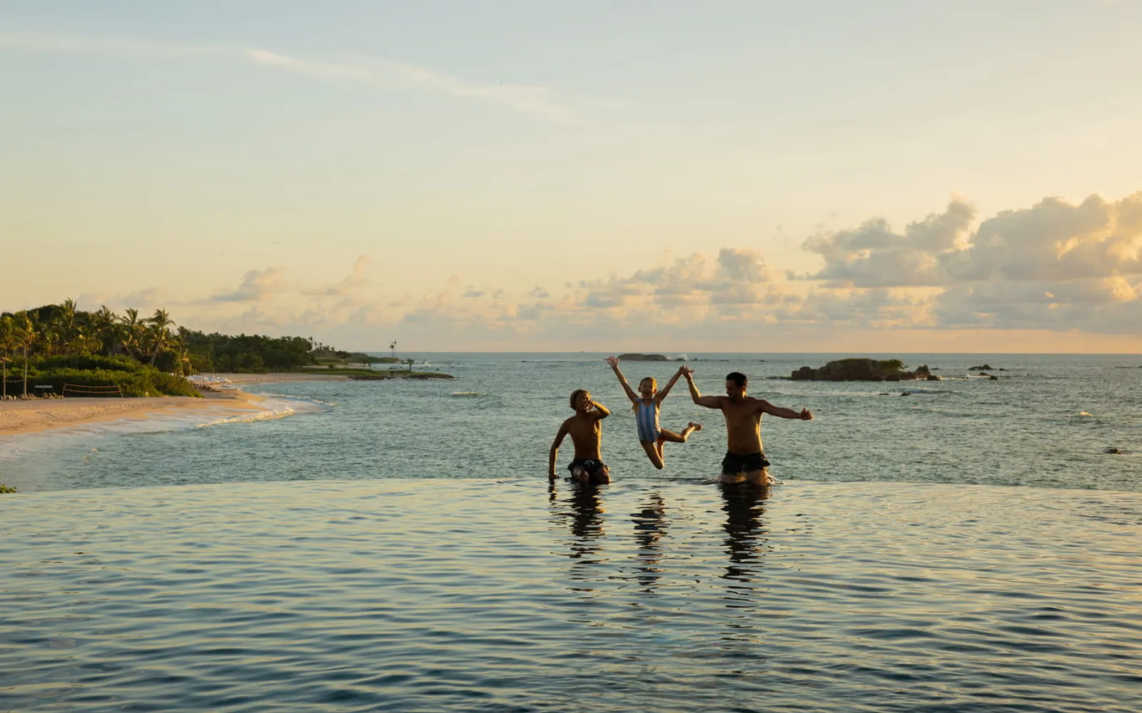 Four Seasons Resort Punta Mita México, official Four Seasons photography for the accommodation section.