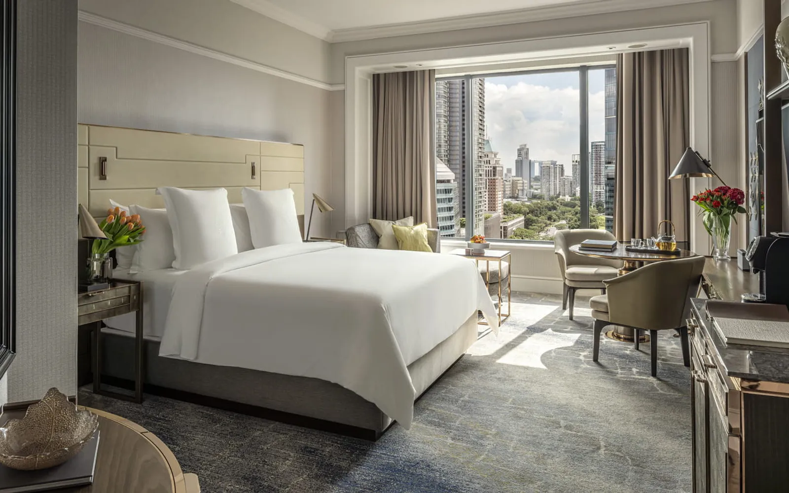 Four Seasons Hotel Singapore, official Four Seasons photography for the accommodation section.