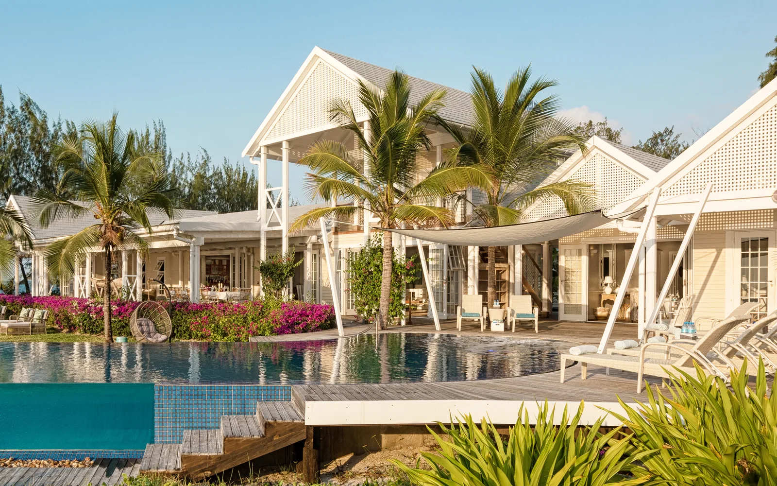 Jumeirah Thanda Island private villa beside the Indian Ocean
