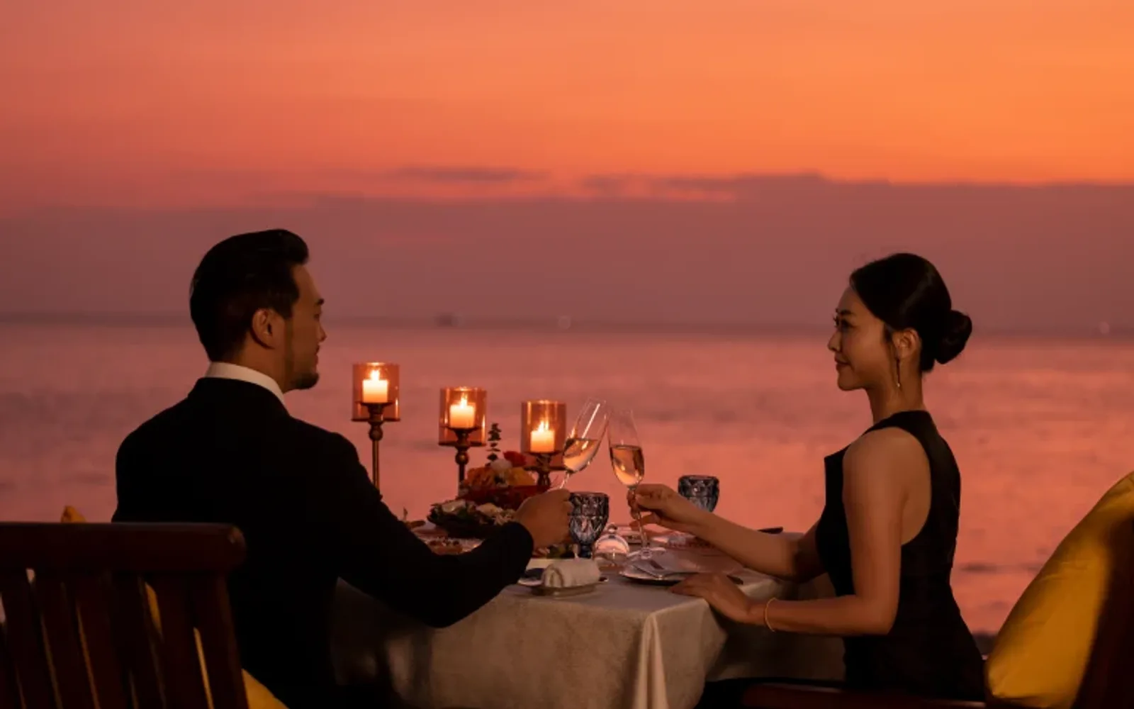 Romantic dining experience at Fresh in the glow of sunset