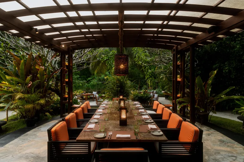 Garden dining at One&Only Reethi Rah
