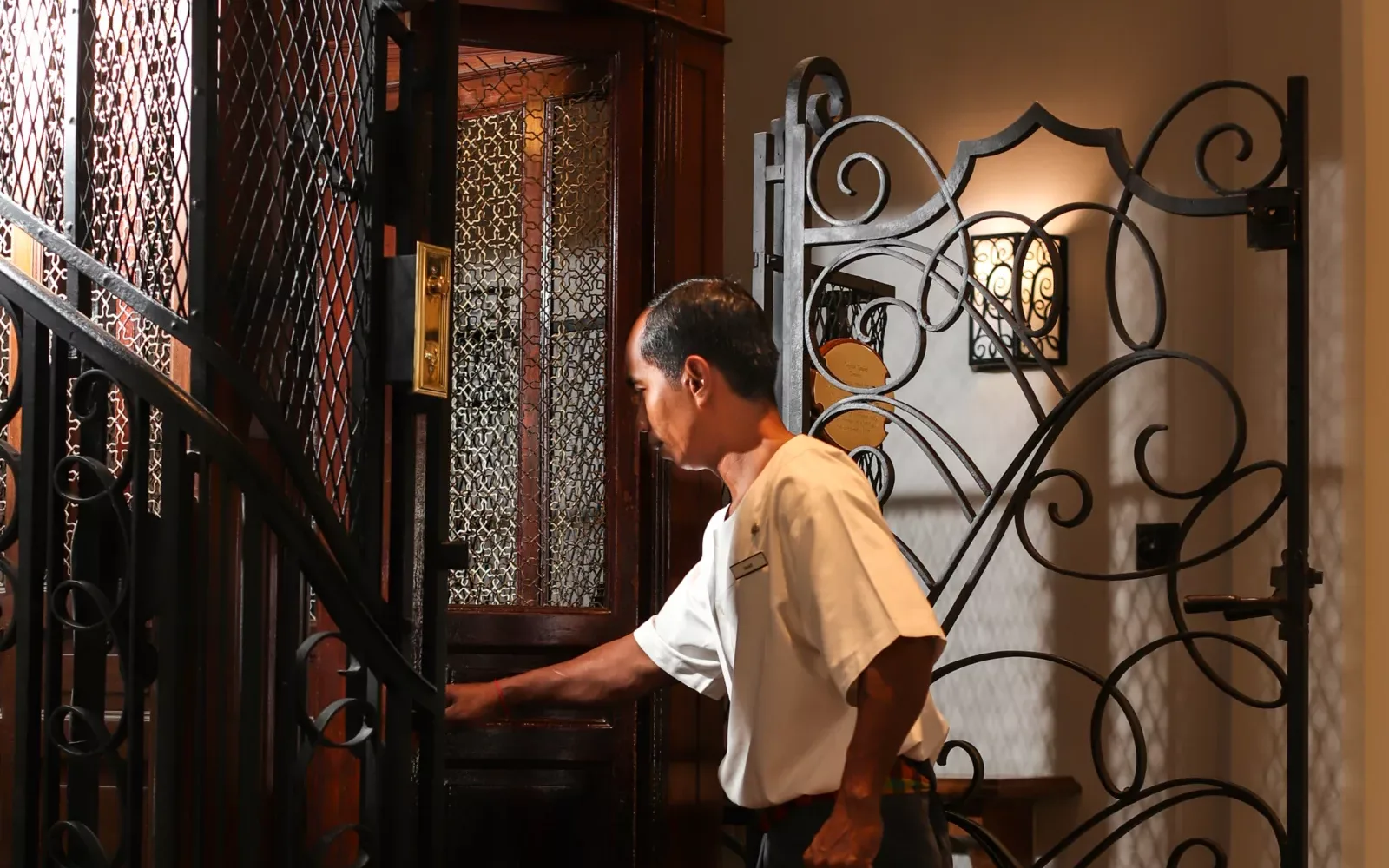 Raffles Grand Hotel d'Angkor butler service