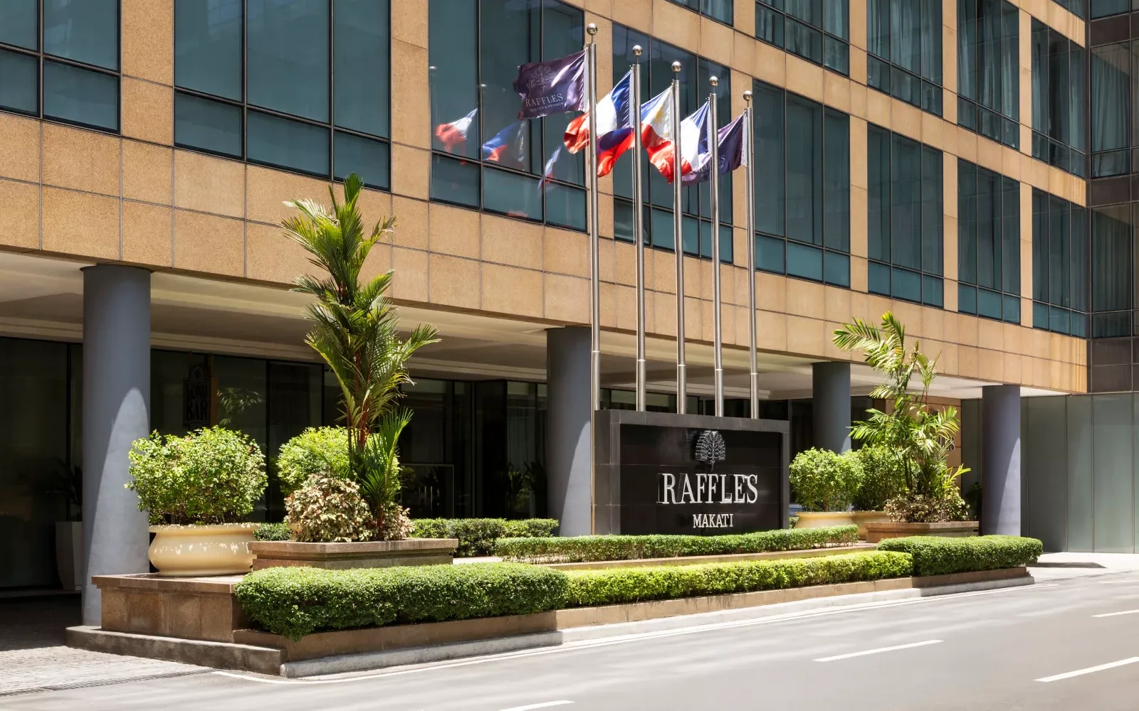 Raffles Makati lobby