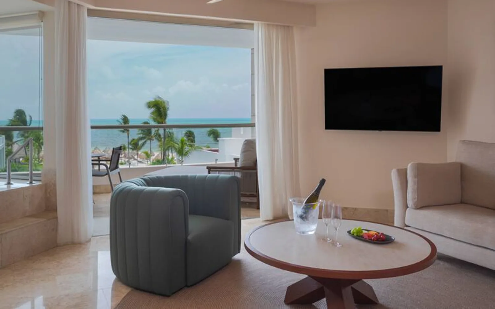 Cancun Hotel with Jacuzzis in the Rooms